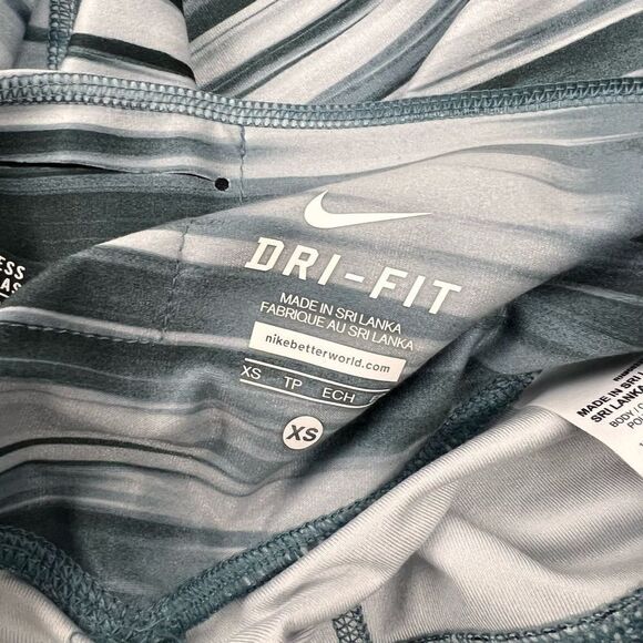 Nike Dri-FIT Legend Capris XS Gray Black Striped Workout Leggings - Picture 9 of 10